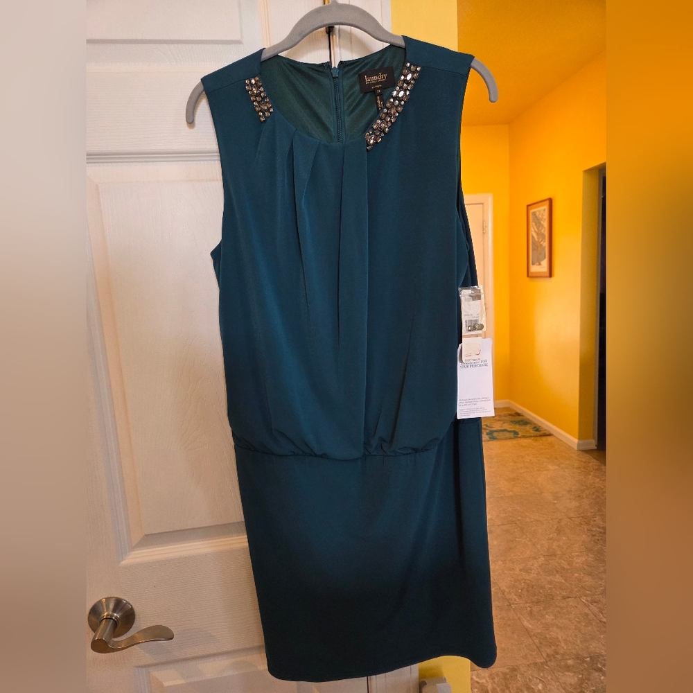 Laundry By Shelli Segal Elegant Teal Sleeveless Dress with Embellished Neckline